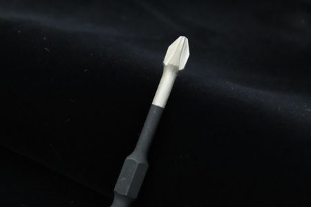 微蚀刻高硬度螺丝之表面 - 采用雷射微蚀刻去除表面镀层或进行表面微结构热处理